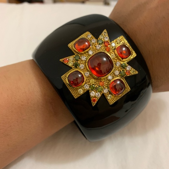 Eric Javits statement bracelet. - Picture 3 of 3